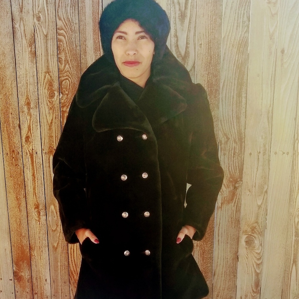 Vintage Velvety black vegan fur coat!